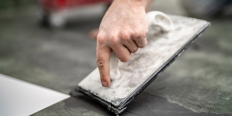 Application époxy à la taloche