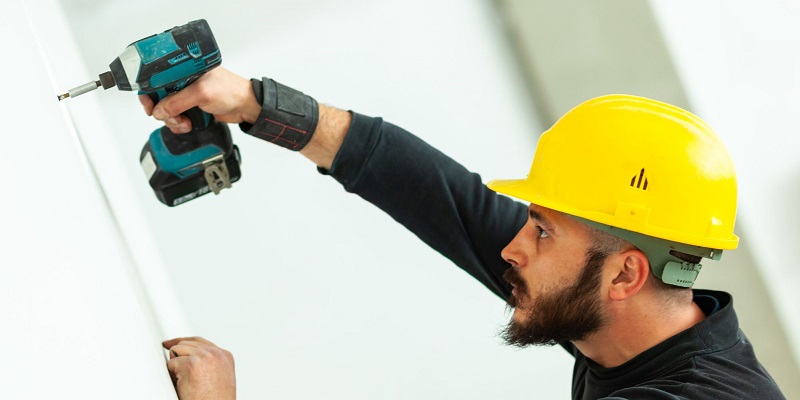 Visseuse placo en action