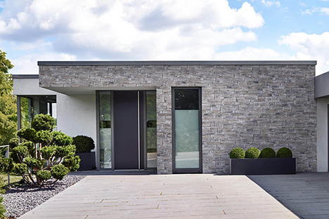 Photo d'ambiance maison en pierre ext&eacute;rieur