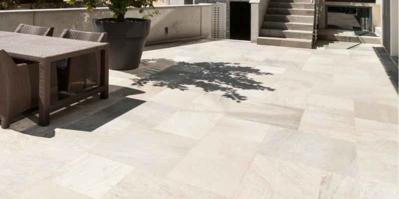 Terrasse en pierre naturelle