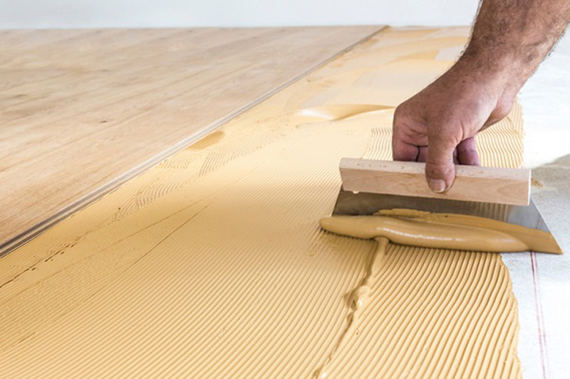 Pose de parquette contrecollé